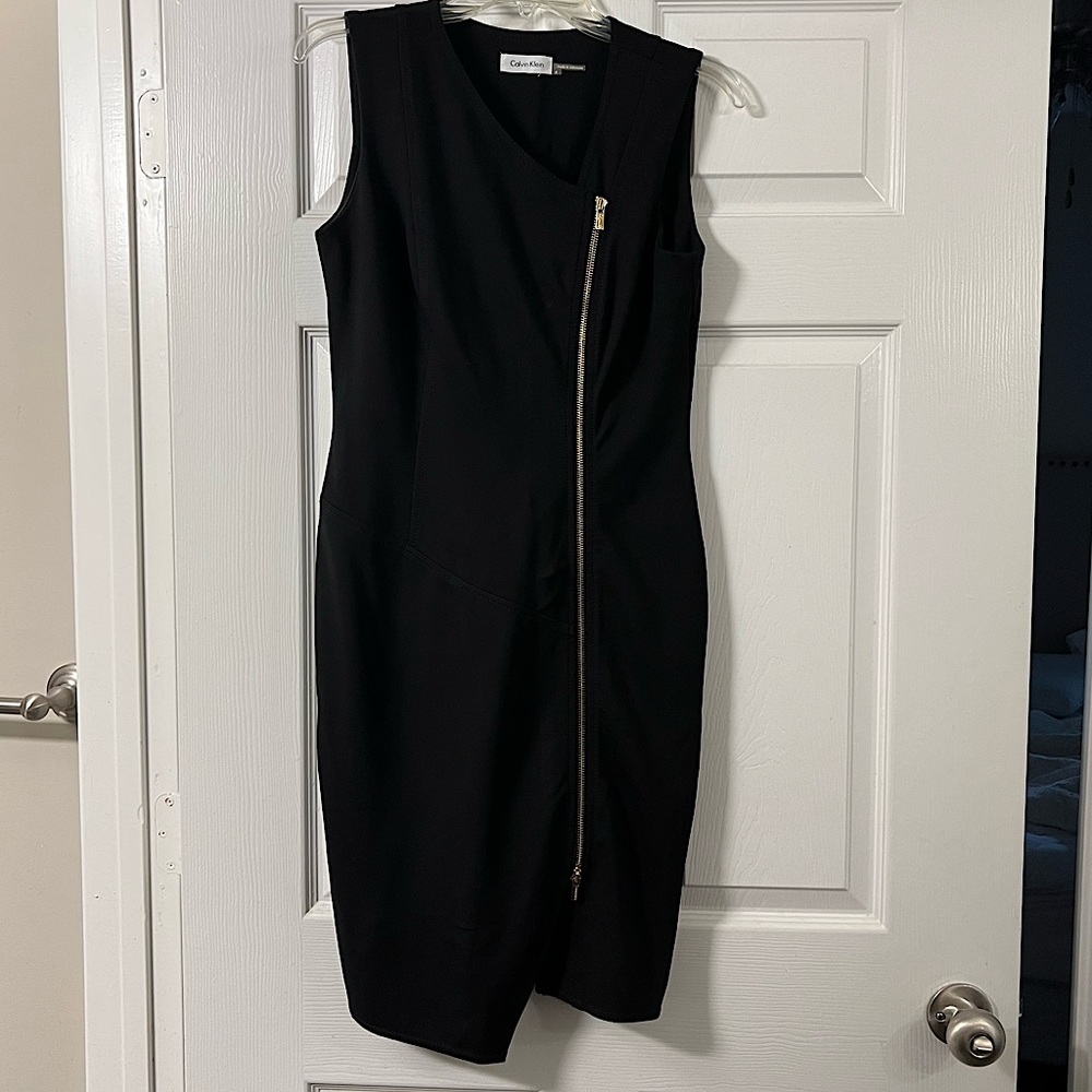 COPY - Sleeveless Black Calvin Klein Sheath-Shaped Dress